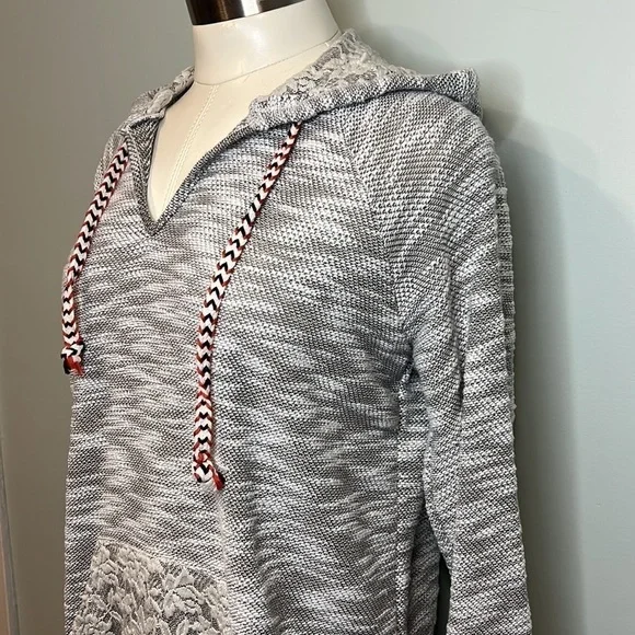 Women’s Gray & Lace Long Sweatshirt - Picture 7 of 12